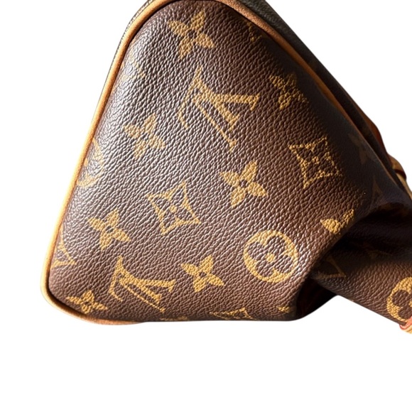 Louis Vuitton Tivoli PM Monogram Canvas Handbag with Natural Leather Trim - Picture 9 of 15